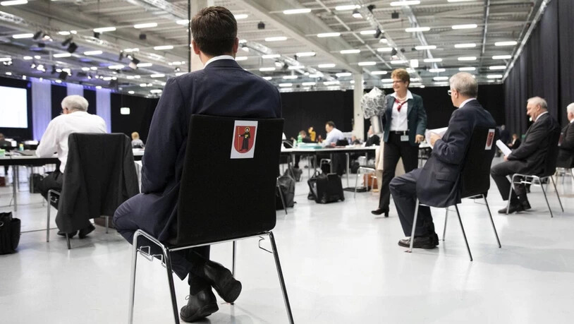 Die Glarner Regierung hat die Landsgemeindevorlage zur Altersbeschränkung von Behördenmitgliedern verabschiedet.
