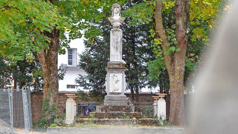 Vergessene Pracht: Das Denkmal für Johann Gaudenz von Salis-Seewis im Churer Stadtgarten ist in einem schlechten Zustand.