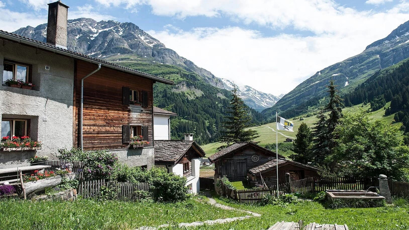 «Smart Villages»: Verschiedene Bündner Bergdörfer wie Rheinwald (im Bild) machen bei einem Digitalisierungsprojekt des Bundes und der Schweizerischen Arbeitsgemeinschaft für die Berggebiete mit.