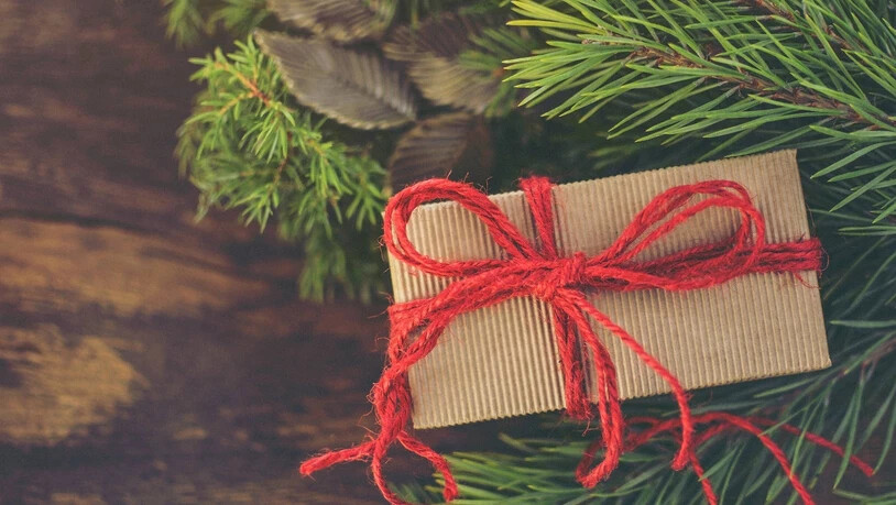 Wiederverwerten statt neu kaufen: Auch Geschenke verpacken geht ohne Abfall.