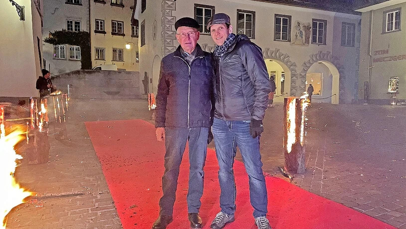 Marco Flütsch wird vom Südostschweiz-Christkind überrascht und darf mit seinem Vater Hans ein Wochenende im Prättigau verbringen.
