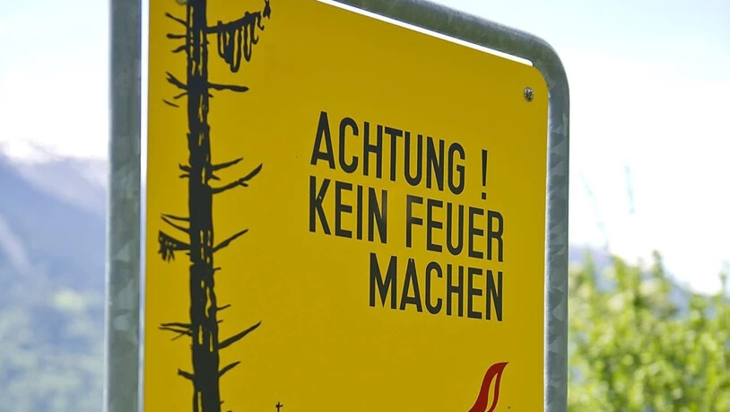 Vorsicht mit dem Feuer: Aufgrund des trockenen und heissen Wetters in diesen Tagen sollte man besonders achtsam mit Feuer im Wald umgehen und einige wichtige Regeln befolgen.