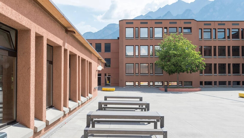 Kein Einzelfall: Aufgrund der Anzeige über eine Bedrohung eines Schülers hat die Kantonspolizei Graubünden die Ermittlungen aufgenommen.