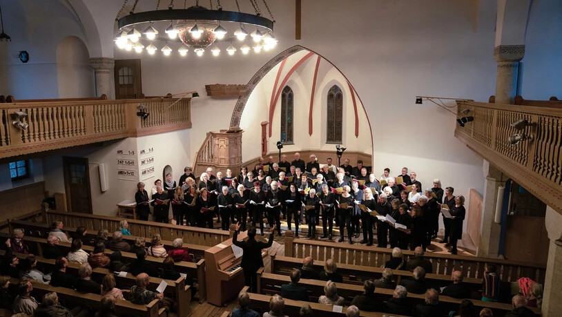 Der vielköpfige Chor füllte den «Chor» von St. Johann. 