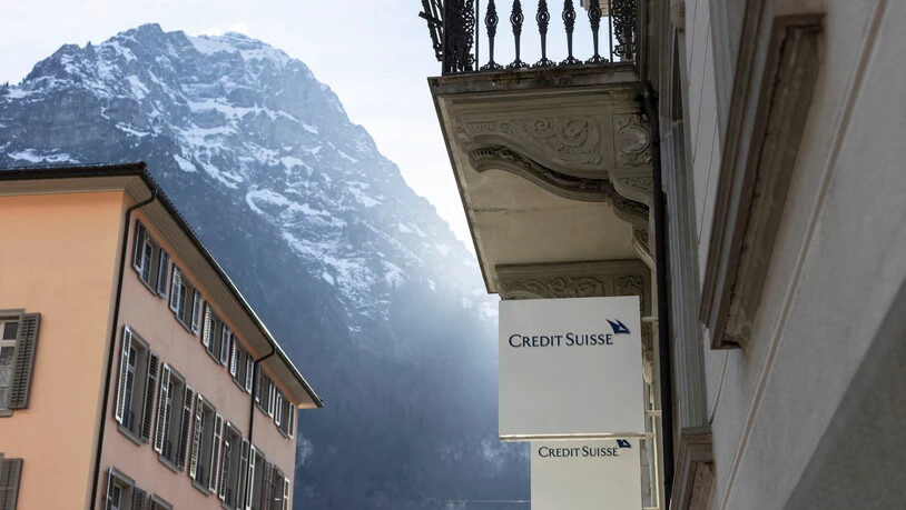 Die Credit Suisse in Glarus: Eine aktuelle Strassenumfrage zeigt Unmut und Unverständnis. 