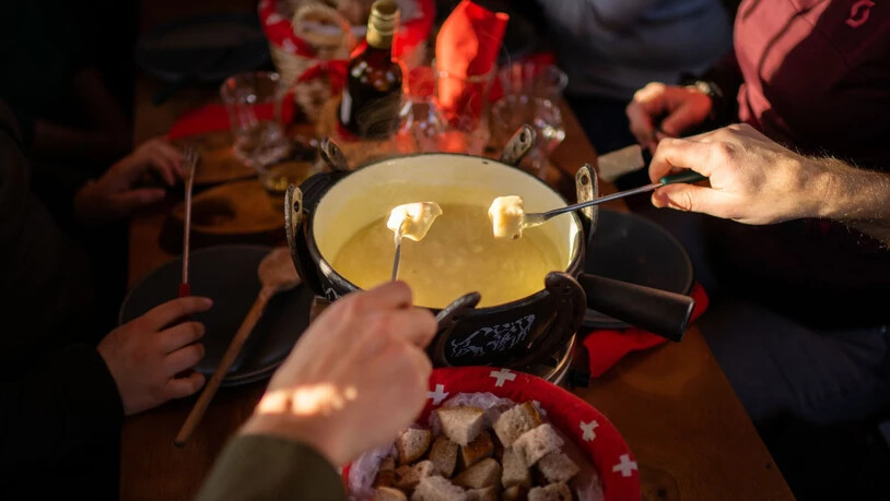 Käsefondue bei Heidi: Heidiland Tourismus zeigt neun aussergewöhnliche Orte für jeden Fondue-Typ.