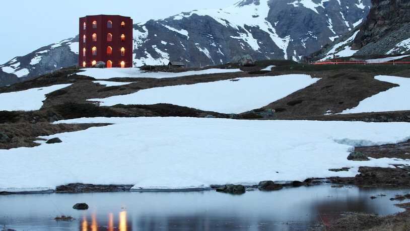 Bald am Ende: Der Turm von Origen auf dem Julierpass soll bis November verschwunden sein . 
