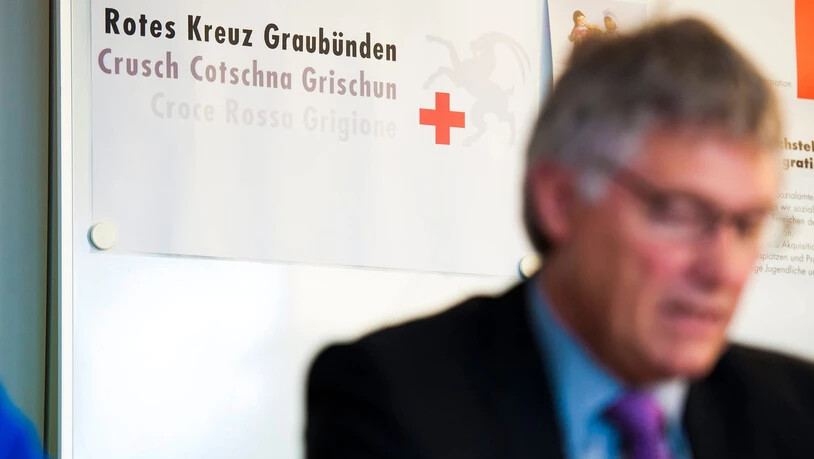 SRK Graubünden: Präsident Hans Geisseler bedankt sich an der Hauptversammlung bei den Freiwilligen. 