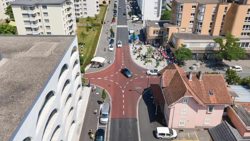 Vogelperspektive: So sieht die neueröffnete Bahnhofstrasse von Landquart von Oben aus.