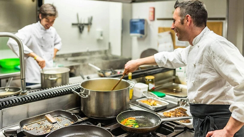 Amtliche Proben: Die Qualität der gelagerten Lebensmittel in Gastroküchen wird regelmässig überprüft. Sie ist nicht überall einwandfrei.