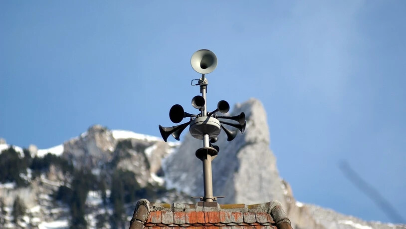 Wenn der Alarm ertönt: Ruhe bewahren und Radio einschalten.