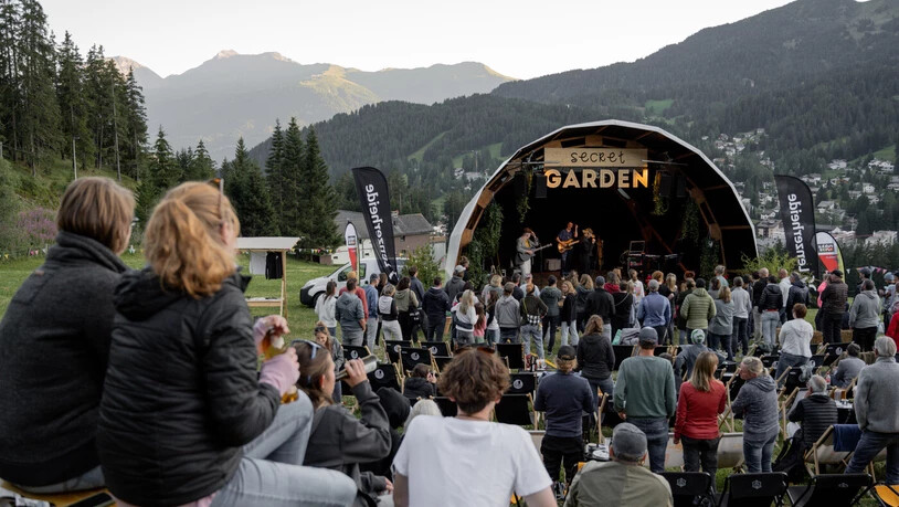 Gemeinsam Musik geniessen: Das Secret Garden präsentiert auch dieses Jahr verschiedene Konzerte – hier ein Bild des Festivals im letzten Jahr. 