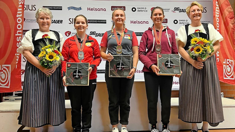 Martina Herrli (2.v..r.) erschoss sich Edelmetall.