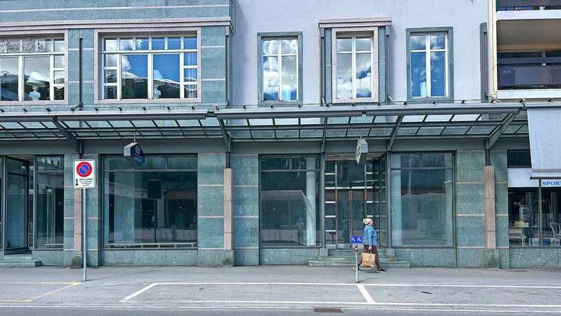 Viele Ladenlokale in Davos stehen leer. Allerdings herrscht nicht nur hier ein Ladensterben.  