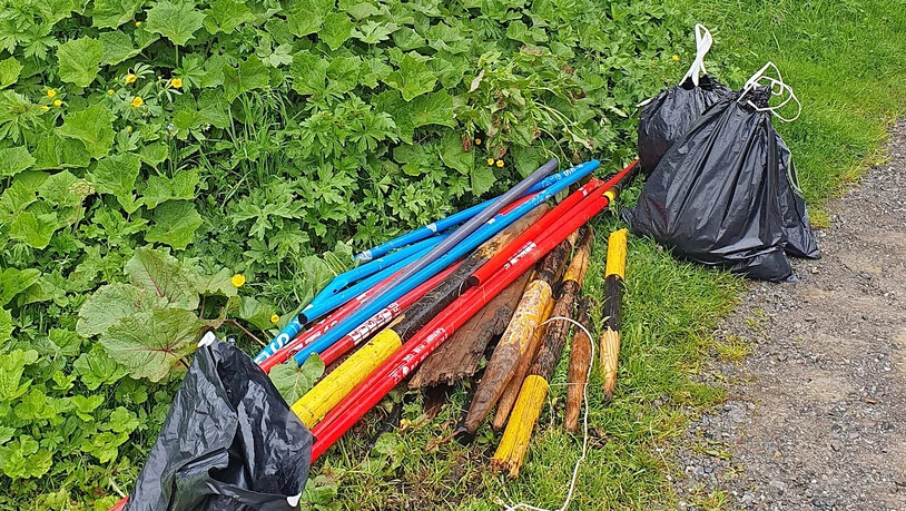 Auf dem Rinerhorn half der Bündner Skiverband rund 40 Kilogramm Abfall aus der Natur zu entfernen.