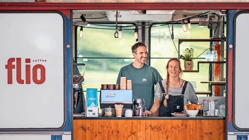 Claudio Brühlmann und Fleur Simons bringen mit ihrem Pop-up Kaffeekultur nach Davos.  