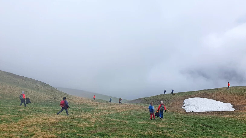 Auf Gotschna sammelten die Renngruppe Madrisa, der Skiclub Klosters, der Skiclub Küblis und die Renngemeinschaft Prättigau fast 30 Kilogramm Müll ein.