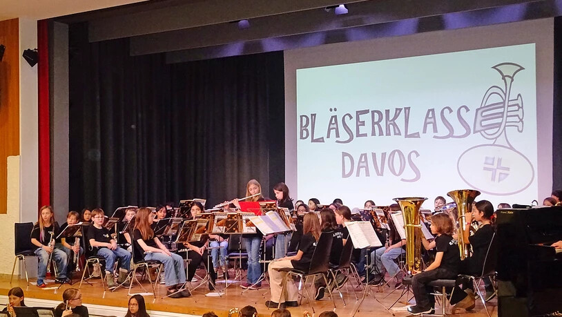 Querflötistinnen der vierten Klassen durften zu zweit ihr Können zeigen.