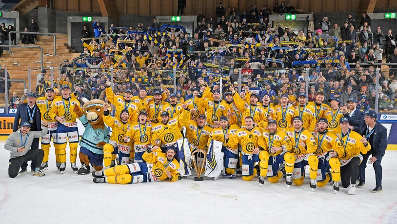 Das Maskottchen «Hitsch» begleitet den HCD seit 2010.  