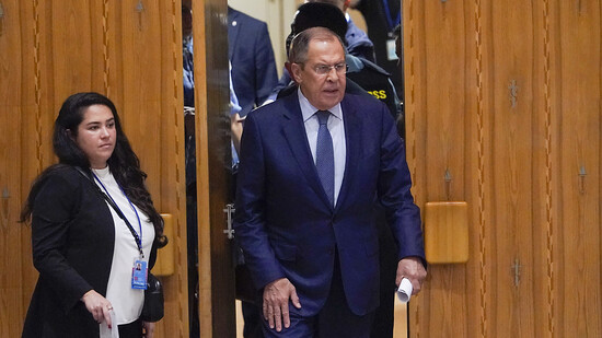dpatopbilder - Sergej Lawrow, Außenminister von Russland, trifft während einer hochrangigen Sitzung des Sicherheitsrates zur Lage in der Ukraine im Hauptquartier der Vereinten Nationen ein. Foto: Mary Altaffer/AP/dpa