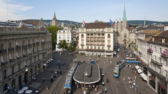 Credit Suisse will sich vom Hotel Savoy am Paradeplatz trennen (Archivbild)