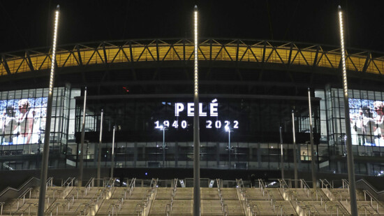Auch im Londoner Wembley gedachte man der brasilianischen Fussballikone Pelé