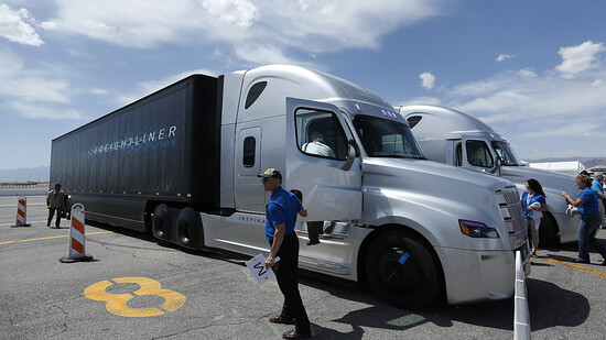 Daimler Truck und Toyota wollen in Asien im Bereich LKW miteinander kooperieren (Symbolbild)