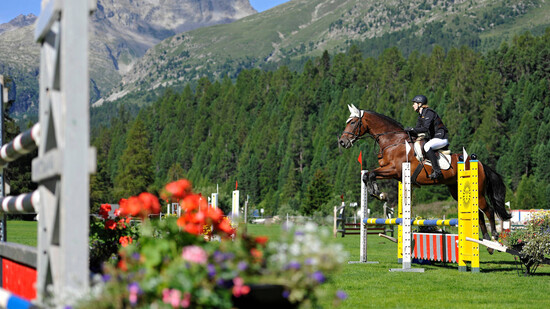 Gäste aus der ganzen Schweiz: Der Concours Hippique in St. Moritz ist bei Amazonen und bei Reitern beliebt.