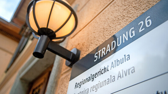 Besserung in Sicht? Am überlasteten Regionalgericht Albula in Tiefencastel sind seit Anfang Jahr zwei zusätzliche Richterinnen tätig.