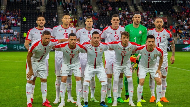 Serbien kehrt nach acht Jahren Absenz auf die grosse Fussballbühne zurück