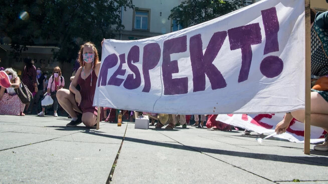 Auf dem Churer Alexanderplatz: Das war der nationale Frauenstreik vom 14. Juni 2021.
