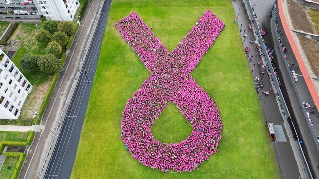 Solidarität in Pink: Beim Brustkrebs-Solidaritätslauf in Zürich sammelten Teilnehmende aus 24 Kantonen insgesamt 88’000 Franken für die Direkthilfe und für die Forschung.