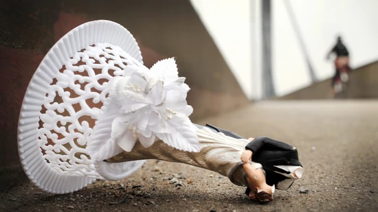 Rest einer Hochzeitsdekoration auf der Strasse - bei einer Scheidung in London muss ein Geschäftsmann umgerechnet 590 Millionen Franken an seine Ex-Frau zahlen.
(Symbolbild)