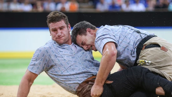 So legte Samuel Giger (rechts) seinen Rivalen Armon Orlik im Schlussgang des letztjährigen Nordostschweizer Fests in Davos auf den Rücken