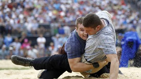 Hier legte Joel Wicki (links) Armon Orlik am Unspunnenfest im letzten August auf den Rücken