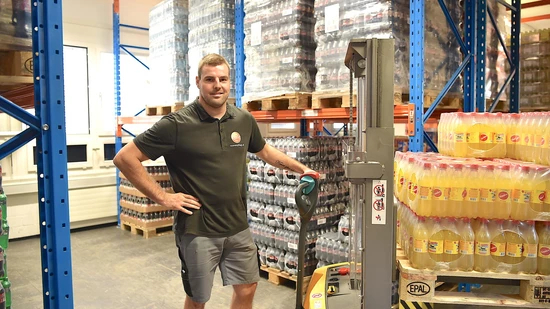 Als Logistiker weiss Tobias Riget, was wohin gehört.