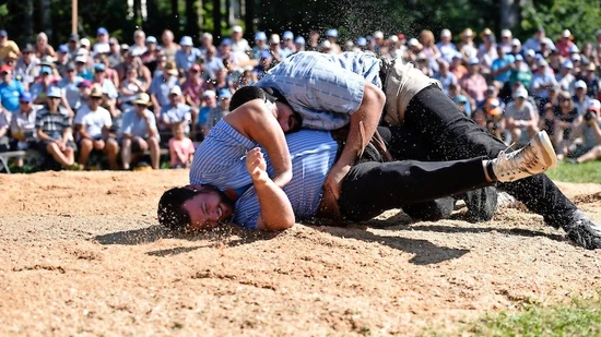 Kein Fest im Jahr 2020: Der Nachfolger des mittlerweile zurückgetretenen Daniel Bösch (oben) als Sieger des Rickenschwingets wird erst am 1. August 2021 erkoren.
