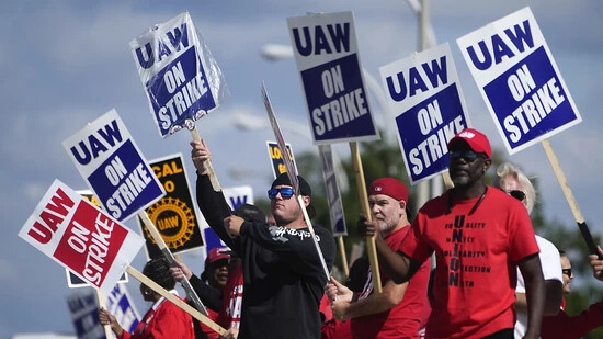 Streiks gehen weiter: Die Gewerkschaft UAW erhöht den Druck auf General Motors und Stellantis. (Archivbild)