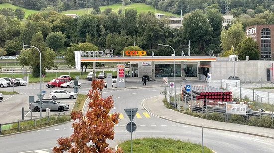Ein Unbekannter hat in Chur einen Tankstellenshop überfallen.