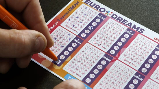 Das in der Schweiz und in sieben weiteren europäischen Ländern angebotene Eurodreams-Spiel bietet einen Hauptgewinn in Form einer monatlichen Rente von 22'222 Franken während 30 Jahren. (Symbolbild)