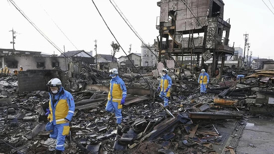 Fünf Tage nach dem schweren Erdbeben in Japan steigt die Anzahl der Todesopfer weiter an.