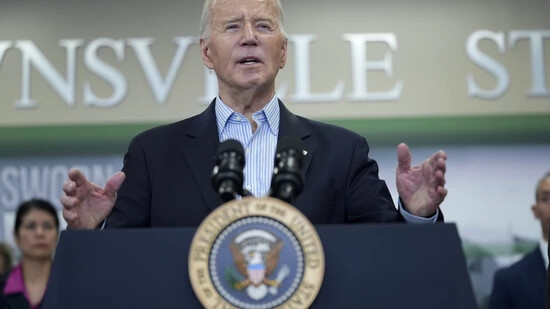 Joe Biden, Präsident der USA, hält eine Rede während eines Besuchs an der südlichen US-Grenze zu Mexiko in Texas. Foto: Evan Vucci/AP