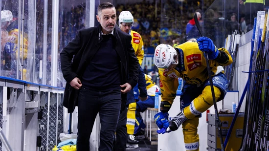 HCD-Trainer Josh Holden muss sich für den weiteren Verlauf der Halbfinalserie gegen den ZSC etwas einfallen lassen