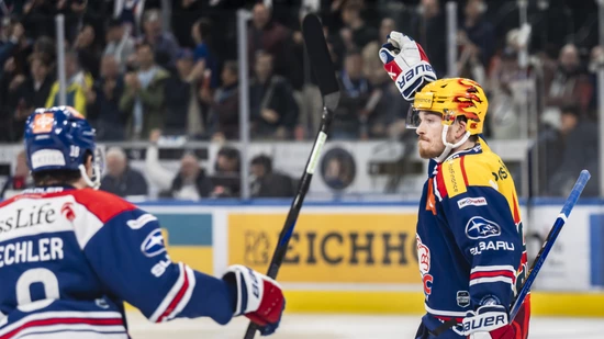 Erlösung für die ZSC Lions in der Verlängerung: Jesper Fröden jubelt über das 3:2