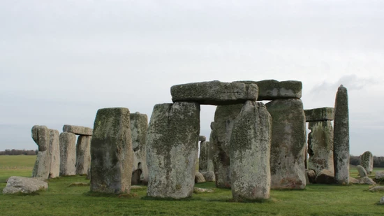 ARCHIV - Die Kultstätte Stonehenge. Foto: Charlotte Zink/dpa (Archivbild)