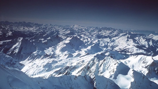 Bei Lawinenabgängen in zwei verschiedenen Wintersportorten in den französischen Alpen sind am Freitag zwei Menschen ums Leben gekommen. (Archivbild) Bei Lawinenabgängen in zwei verschiedenen Wintersportorten in den französischen Alpen sind am Freitag zwei Menschen ums Leben gekommen. (Archivbild)