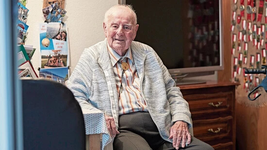 Karl Iseli ist am 27. Mai 1921 geboren. Seinen 102. Geburtstag verbrachte er mit einer Heissluftballonfahrt.