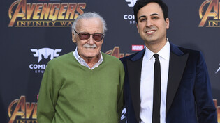 Comic-Zeichner Stan Lee und sein Manager Keya Morgan bei der Filmpremiere von "Avengers: Infinity War" in Los Angeles. (Archivbild)