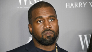 US-Rapper Kanye West (42) nahm bei seinem mobilen Sonntagsgottesdienst selbst das Mikrofon ist die Hand. (Archiv)