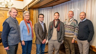 Im Fachausschuss: Peter Fischer, Lisa Schmidt-Candinas, Simon Berger, Remo Derungs, Thomas Imboden, Kajo Bächle (von links).